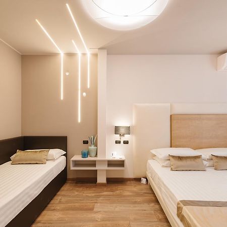 Etruska Luxury Trastevere Guesthouse โรม ภายนอก รูปภาพ