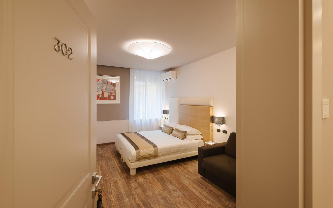 Etruska Luxury Trastevere Guesthouse โรม ภายนอก รูปภาพ