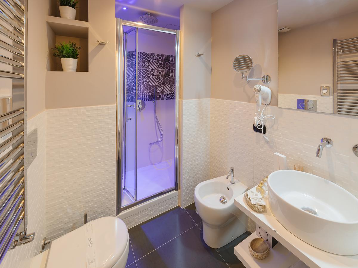 Etruska Luxury Trastevere Guesthouse โรม ภายนอก รูปภาพ